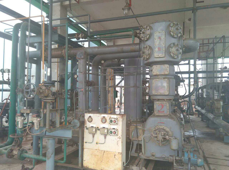 山東一諾氫氣壓縮機(jī)現(xiàn)場