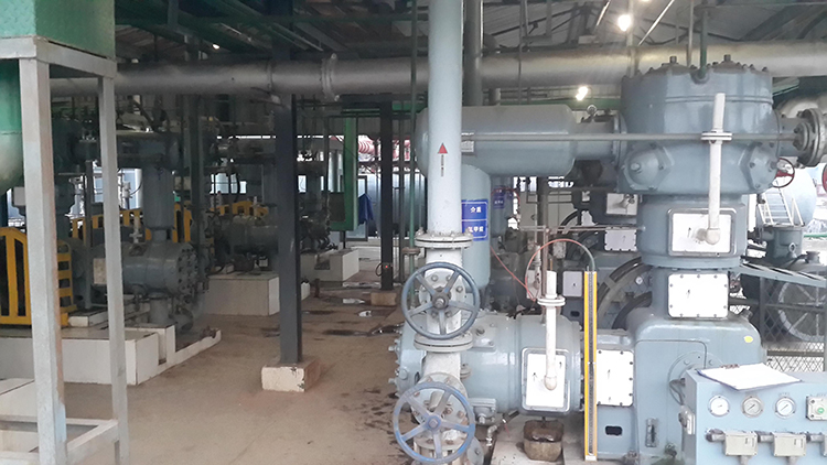 河南清水源科技氯甲烷壓縮機(jī)現(xiàn)場